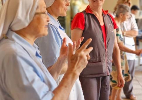 Visita ao Asilo Padre Leone - Ensino Médio 