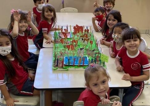 Construindo o Sítio do Seu Lobato - maquete Infantil 5 MB