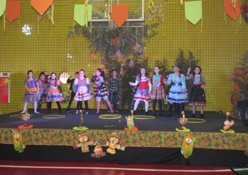 Festa Junina (manhã) - Danças 