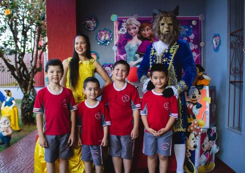 Baladinha dos Fraldinhas e Visita ao Castelo da Bela e da Fera