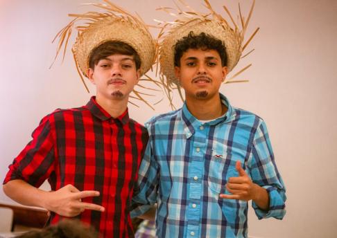 Fantasias de Caipira - Ensino Médio