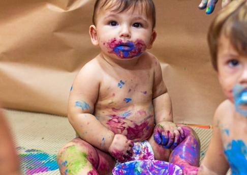 Brincadeira com Tinta - Berçário