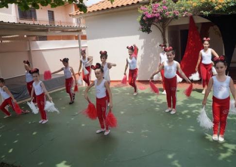 Minnie com seu show de Dança Artística