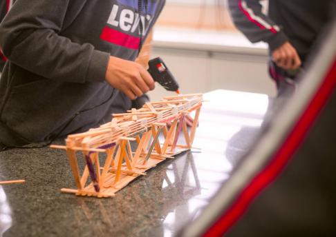 Teste de Resistência de Pontes - Itinerário de Física