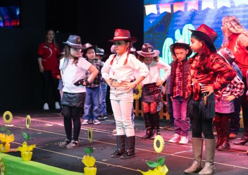 Ser Tão Tia Sônia celebra tradição, união e amor pela educação com mais de 3 mil pessoas reunidas!